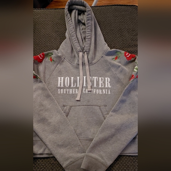 Hollister Womems Gray Cropped Hoodie with Red Rose Embroidery - Picture 3 of 4